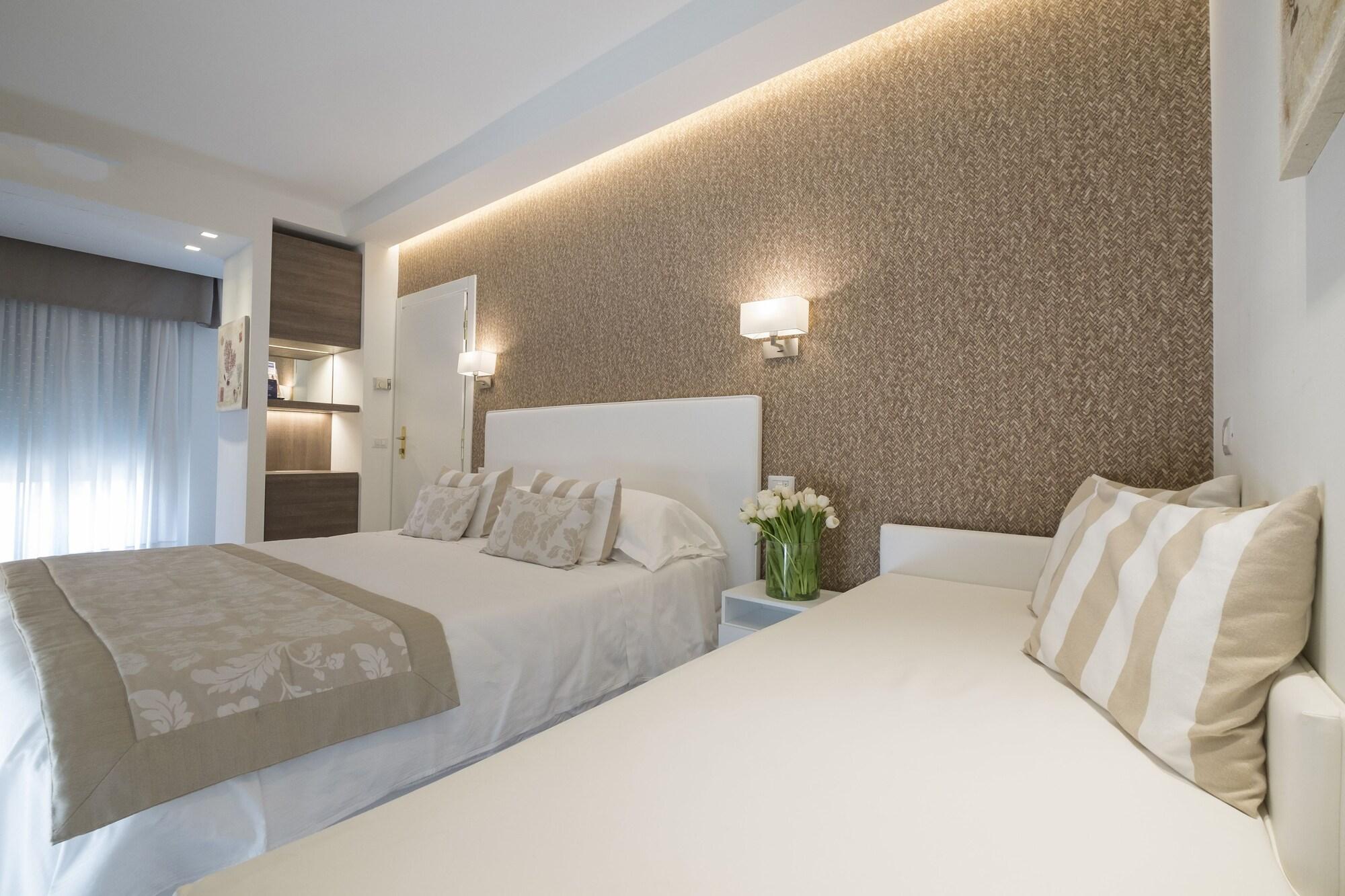 Hotel Mon Cheri ริชโชเน ภายนอก รูปภาพ