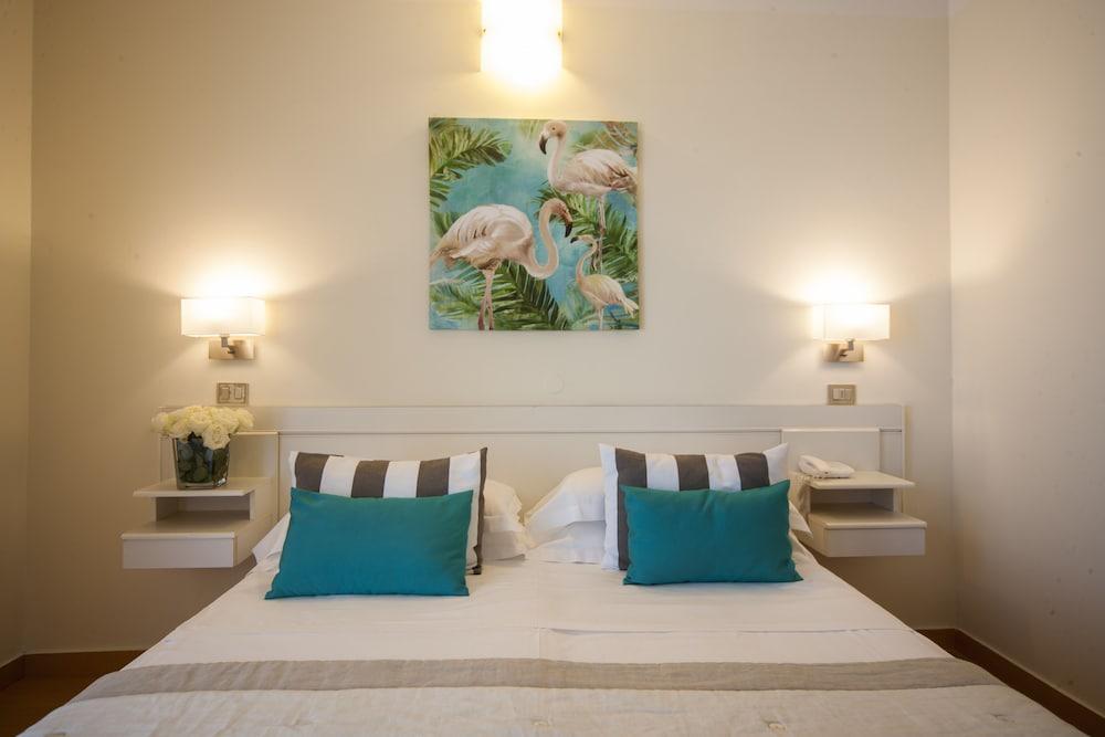 Hotel Mon Cheri ริชโชเน ภายนอก รูปภาพ