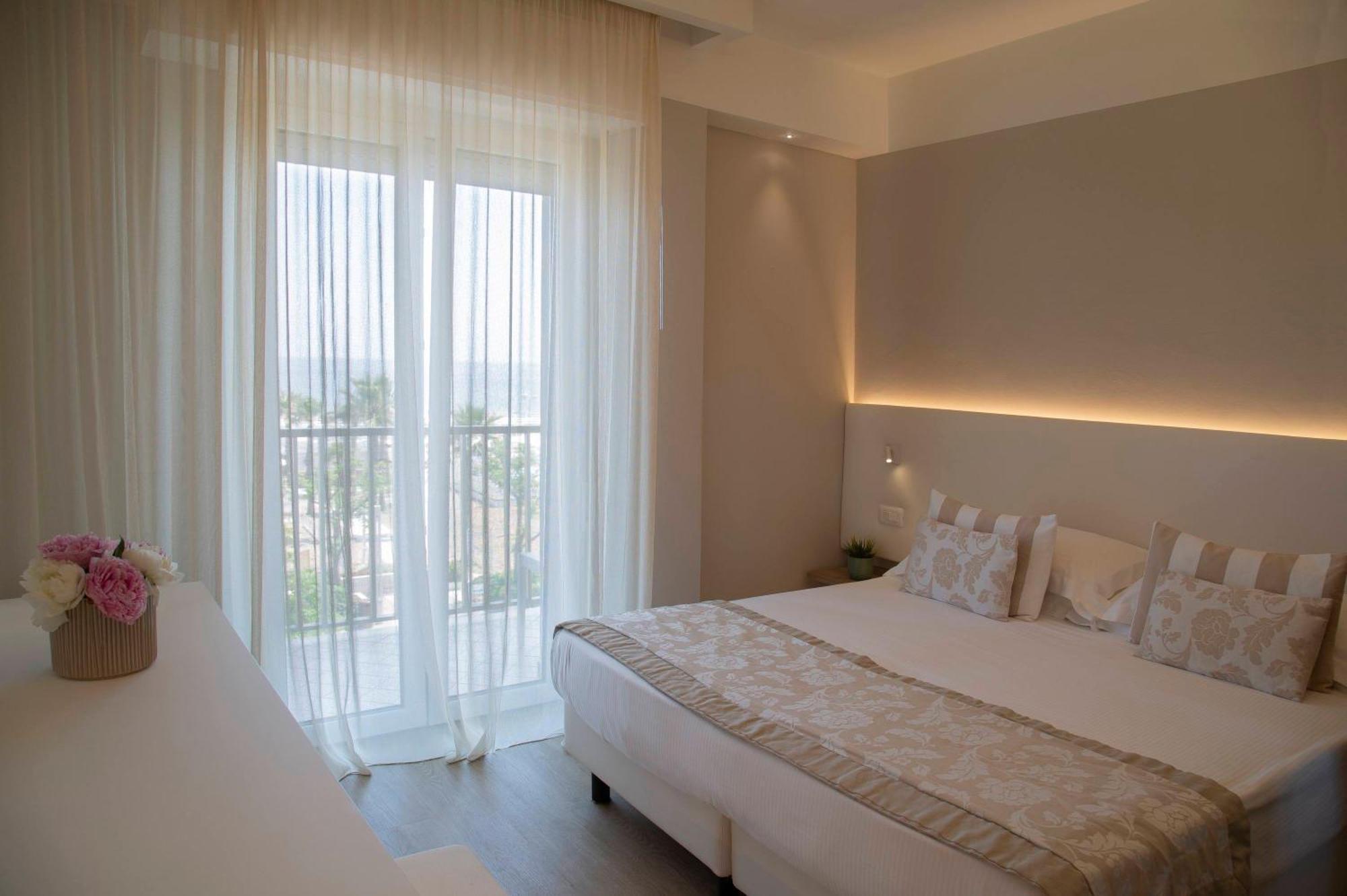 Hotel Mon Cheri ริชโชเน ห้อง รูปภาพ