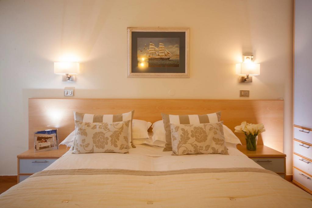 Hotel Mon Cheri ริชโชเน ห้อง รูปภาพ